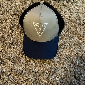 I’m selling: Men SnapBack Guess. A good throw on work hat…. To all my Truckers-